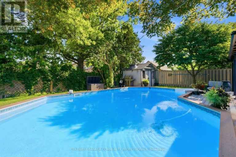 7 APEX COURT, Hamilton (Stoney Creek Mountain), Ontario, L8J1J2