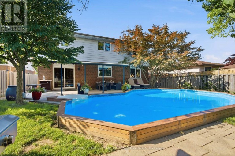 7 APEX COURT, Hamilton (Stoney Creek Mountain), Ontario, L8J1J2