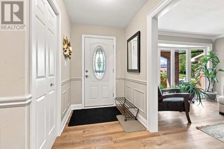 7 APEX COURT, Hamilton (Stoney Creek Mountain), Ontario, L8J1J2