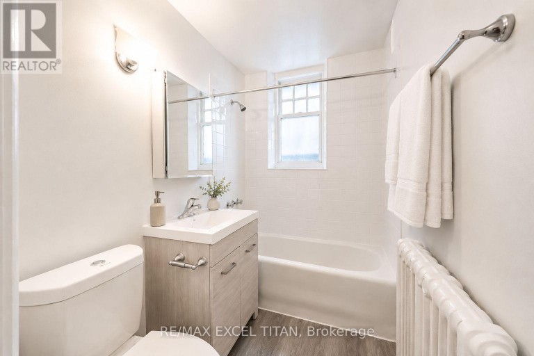 65 - 12 KINGSTON ROAD, Toronto (Woodbine Corridor), Ontario, M4L1S5