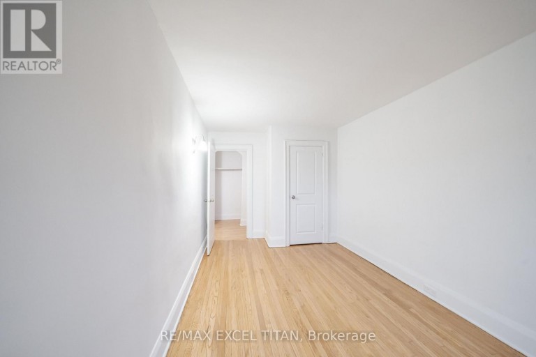 43 - 4 KINGSTON ROAD, Toronto (Woodbine Corridor), Ontario, M4L2S4