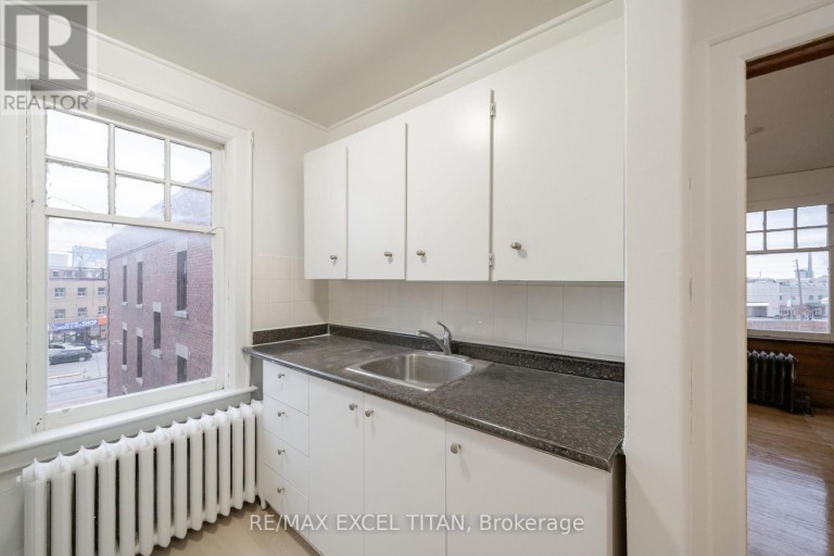 43 - 4 KINGSTON ROAD, Toronto (Woodbine Corridor), Ontario, M4L2S4