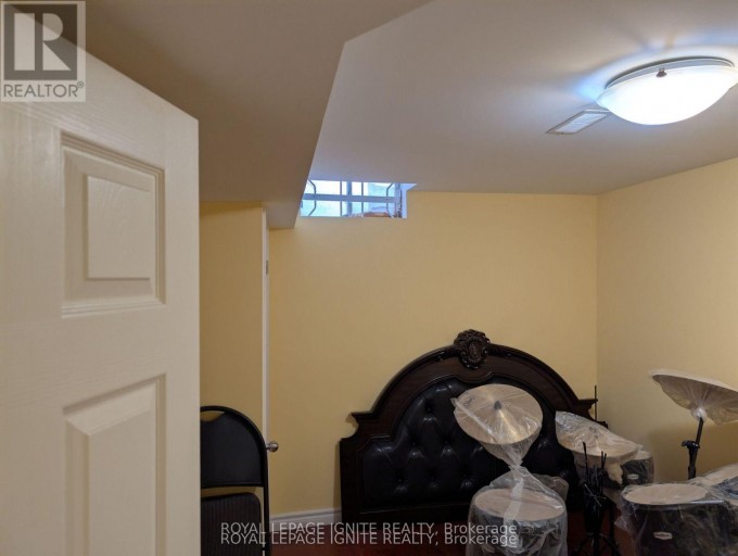 98 CHLOE CRESCENT, Markham (Middlefield), Ontario, L3S2H7