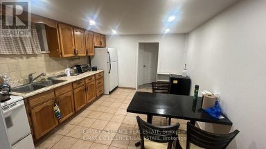 25 GARRATT (ROOM) BOULEVARD Toronto (Downsview-Roding-CFB) Ontario photo 2
