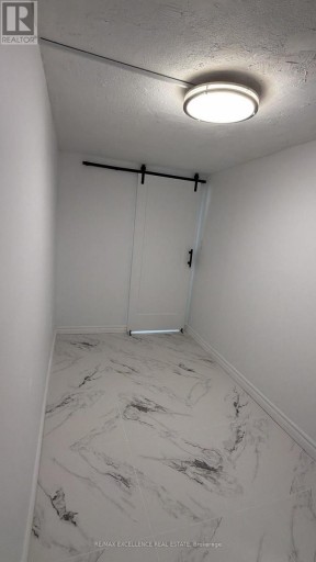 25 GARRATT (ROOM) BOULEVARD, Toronto (Downsview-Roding-CFB), Ontario, M3K1S8