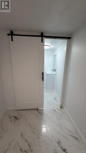 25 GARRATT (ROOM) BOULEVARD, Toronto (Downsview-Roding-CFB), Ontario, M3K1S8