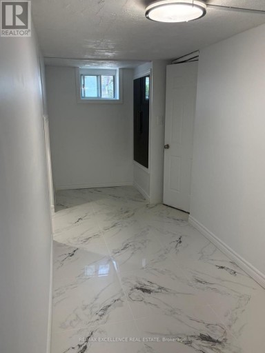 25 GARRATT (ROOM) BOULEVARD, Toronto (Downsview-Roding-CFB), Ontario, M3K1S8