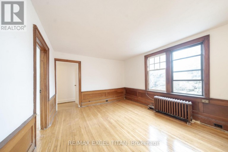 81 - 10 KINGSTON ROAD, Toronto (Woodbine Corridor), Ontario, M4L2S4