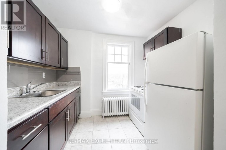 81 - 10 KINGSTON ROAD, Toronto (Woodbine Corridor), Ontario, M4L2S4