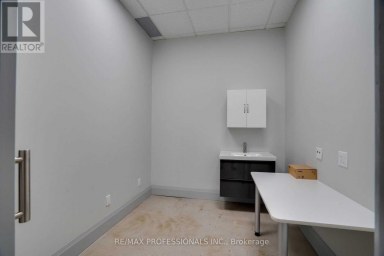 107 - 523 THE QUEENSWAY WAY Toronto (Stonegate-Queensway) Ontario photo 18