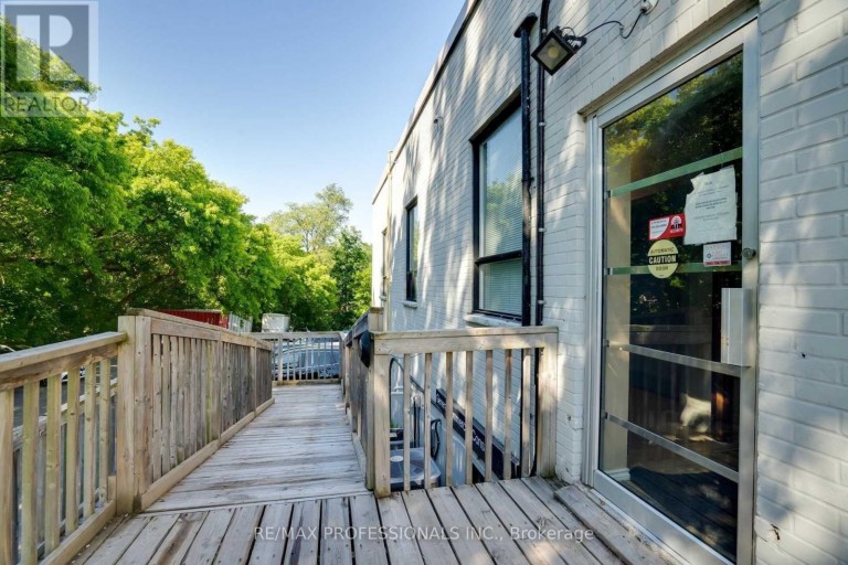 107 - 523 THE QUEENSWAY WAY, Toronto (Stonegate-Queensway), Ontario, M8Y1J7
