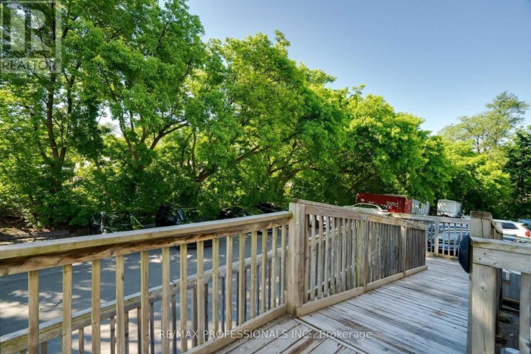 107 - 523 THE QUEENSWAY WAY, Toronto (Stonegate-Queensway), Ontario, M8Y1J7