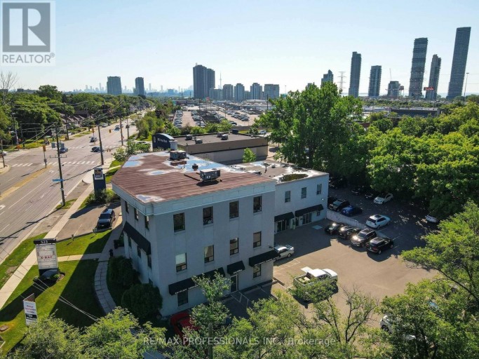 107 - 523 THE QUEENSWAY WAY, Toronto (Stonegate-Queensway), Ontario, M8Y1J7