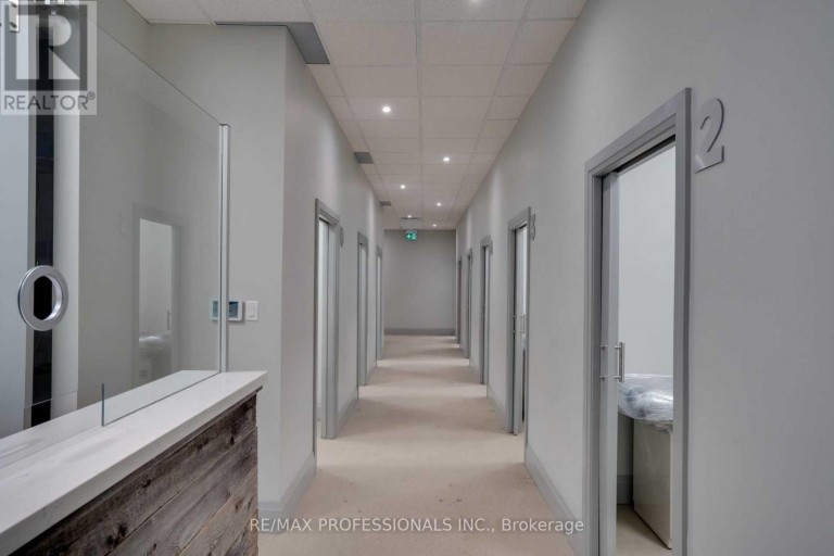 107 - 523 THE QUEENSWAY WAY, Toronto (Stonegate-Queensway), Ontario, M8Y1J7