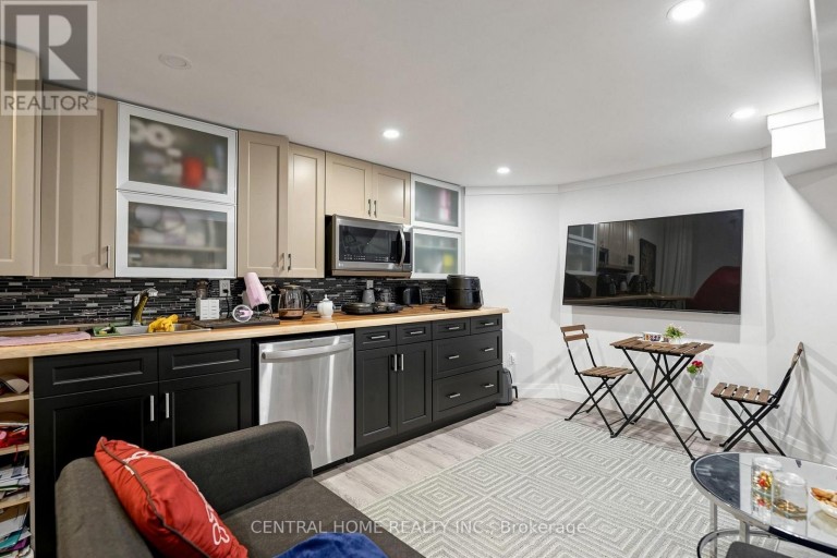 BASEMENT UNIT 2 - 307 ALEX DONER DRIVE, Newmarket (Glenway Estates), Ontario, L3X1G5