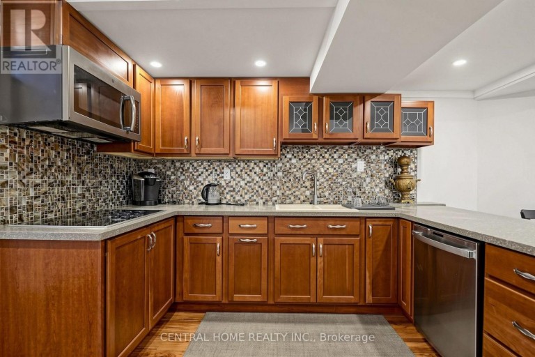 BASEMENT UNIT 1 - 307 ALEX DONER DRIVE N, Newmarket (Glenway Estates), Ontario, L3X1G5