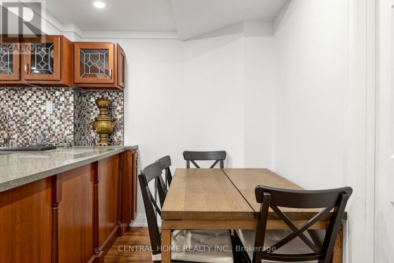 BASEMENT UNIT 1 - 307 ALEX DONER DRIVE N, Newmarket (Glenway Estates), Ontario, L3X1G5