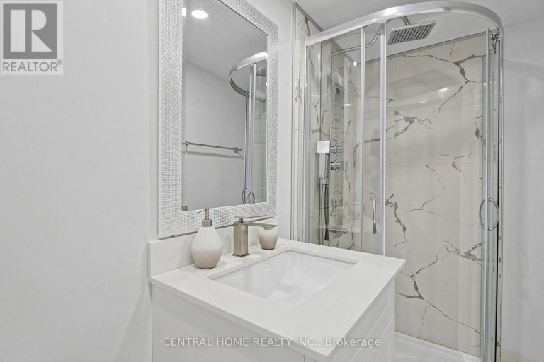 BASEMENT UNIT 1 - 307 ALEX DONER DRIVE N, Newmarket (Glenway Estates), Ontario, L3X1G5