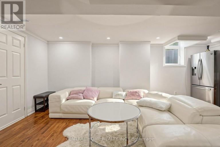 BASEMENT UNIT 1 - 307 ALEX DONER DRIVE N, Newmarket (Glenway Estates), Ontario, L3X1G5