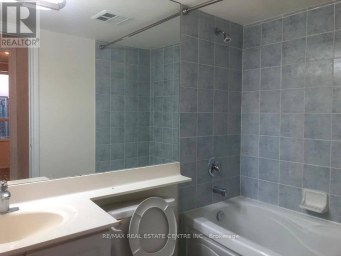 2409 - 3880 DUKE OF YORK BOULEVARD Mississauga (City Centre) Ontario photo 17