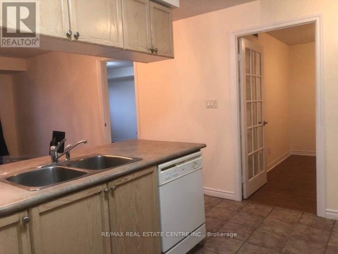 2409 - 3880 DUKE OF YORK BOULEVARD, Mississauga (City Centre), Ontario, L5B4M7