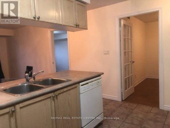 2409 - 3880 DUKE OF YORK BOULEVARD Mississauga (City Centre) Ontario photo 4