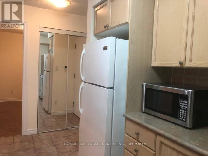 2409 - 3880 DUKE OF YORK BOULEVARD, Mississauga (City Centre), Ontario, L5B4M7
