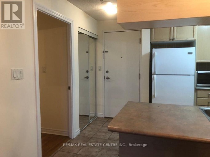 2409 - 3880 DUKE OF YORK BOULEVARD, Mississauga (City Centre), Ontario, L5B4M7