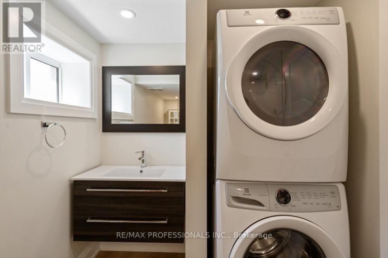 LOWER - 1327 ROYAL DRIVE, Burlington (Mountainside), Ontario, L7P2G7