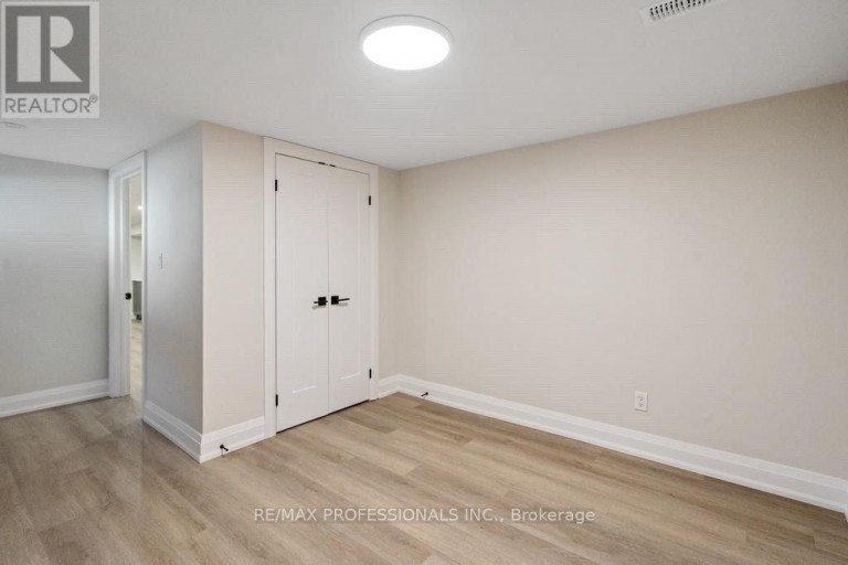 LOWER - 1327 ROYAL DRIVE, Burlington (Mountainside), Ontario, L7P2G7