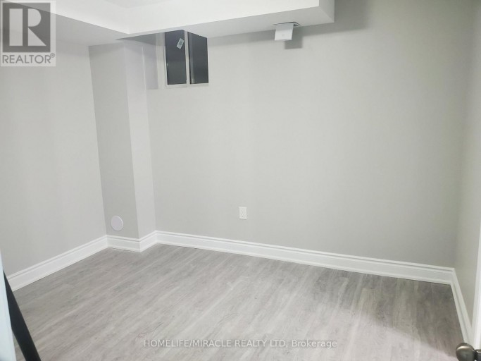 18 BACHELOR STREET, Brampton (Northwest Brampton), Ontario, L7A4T6