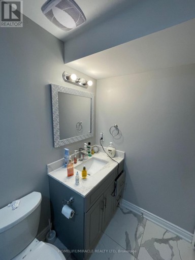 18 BACHELOR STREET, Brampton (Northwest Brampton), Ontario, L7A4T6