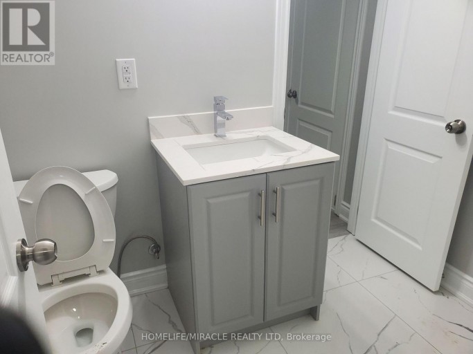 18 BACHELOR STREET, Brampton (Northwest Brampton), Ontario, L7A4T6