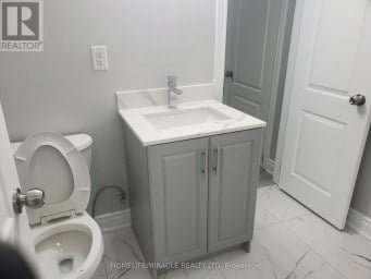 18 BACHELOR STREET Brampton (Northwest Brampton) Ontario photo 24