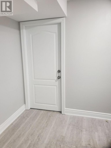 18 BACHELOR STREET, Brampton (Northwest Brampton), Ontario, L7A4T6