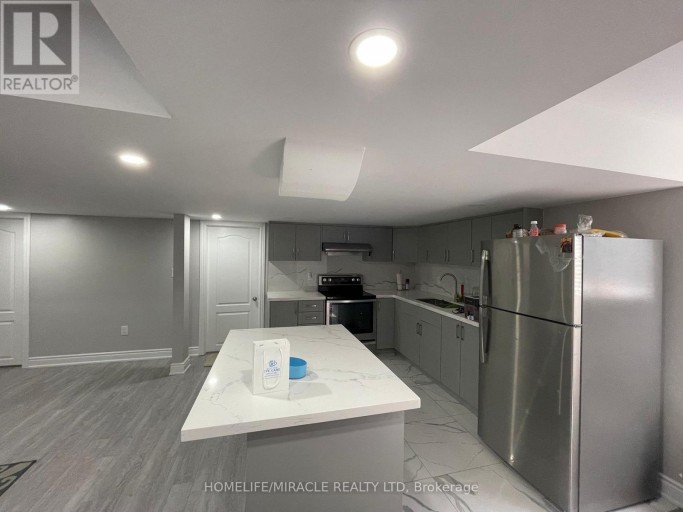 18 BACHELOR STREET, Brampton (Northwest Brampton), Ontario, L7A4T6