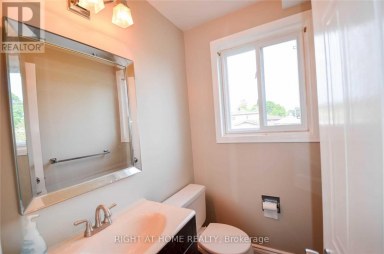 11 KINNISON COURT Ajax (South East) Ontario photo 6