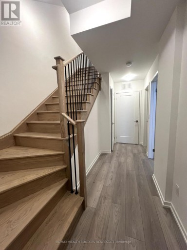 6 - 16 LYTHAM GREEN CIRCLE, Newmarket (Glenway Estates), Ontario, L3Y0H3