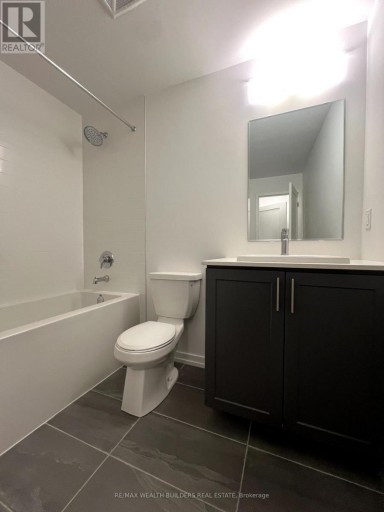 6 - 16 LYTHAM GREEN CIRCLE, Newmarket (Glenway Estates), Ontario, L3Y0H3