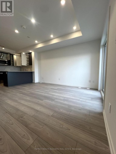 6 - 16 LYTHAM GREEN CIRCLE, Newmarket (Glenway Estates), Ontario, L3Y0H3