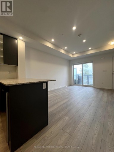 6 - 16 LYTHAM GREEN CIRCLE, Newmarket (Glenway Estates), Ontario, L3Y0H3
