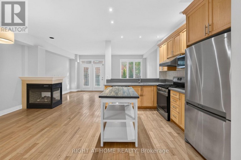 346 CREEK PATH AVENUE, Oakville (BR Bronte), Ontario, L6L6X1