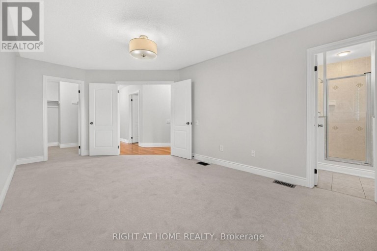 346 CREEK PATH AVENUE, Oakville (BR Bronte), Ontario, L6L6X1