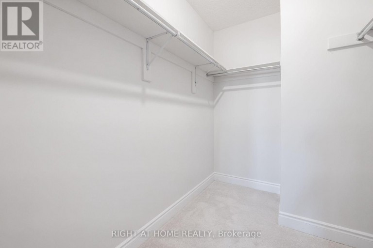 346 CREEK PATH AVENUE, Oakville (BR Bronte), Ontario, L6L6X1