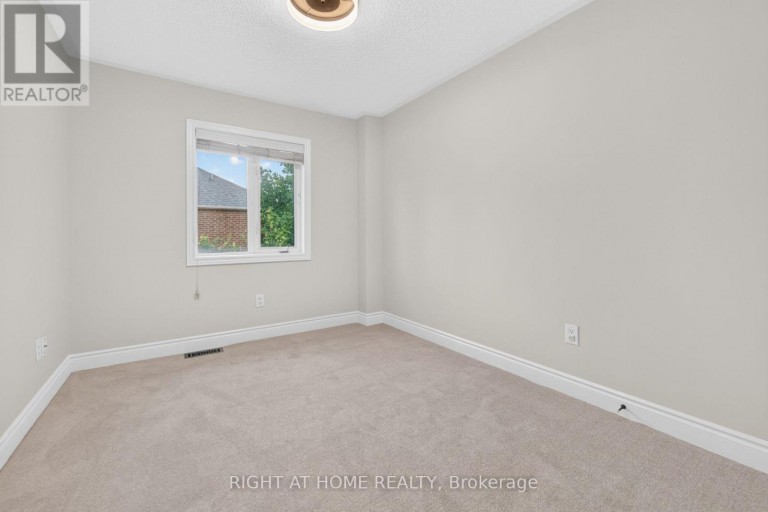 346 CREEK PATH AVENUE, Oakville (BR Bronte), Ontario, L6L6X1