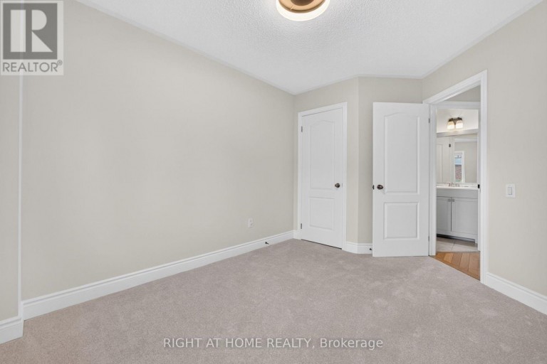346 CREEK PATH AVENUE, Oakville (BR Bronte), Ontario, L6L6X1