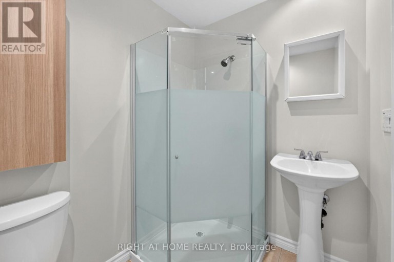 346 CREEK PATH AVENUE, Oakville (BR Bronte), Ontario, L6L6X1