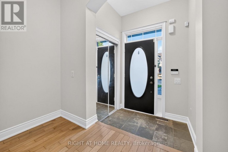 346 CREEK PATH AVENUE, Oakville (BR Bronte), Ontario, L6L6X1