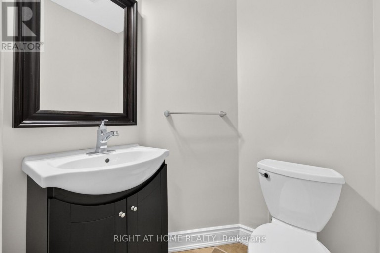 346 CREEK PATH AVENUE, Oakville (BR Bronte), Ontario, L6L6X1