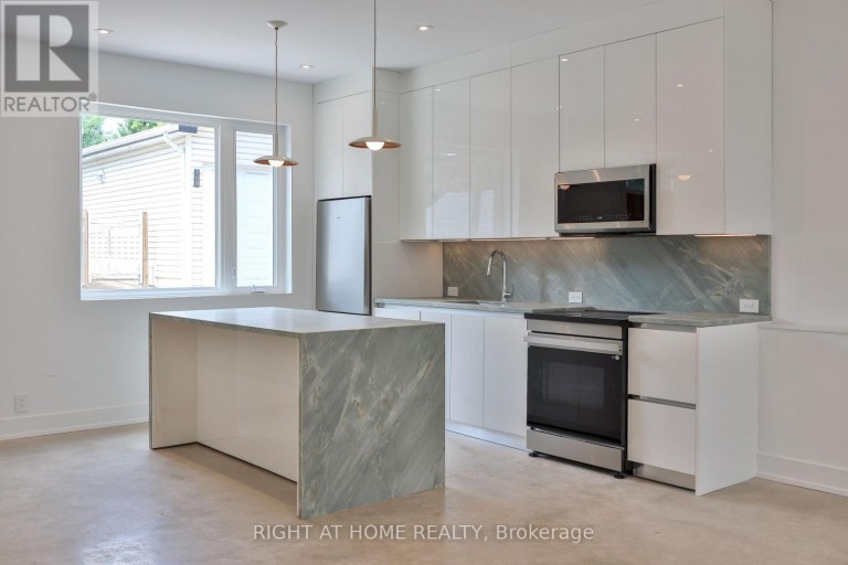 LANEWAY HOUSE - 266 INDIAN GROVE, Toronto (High Park North), Ontario, M6P2H5